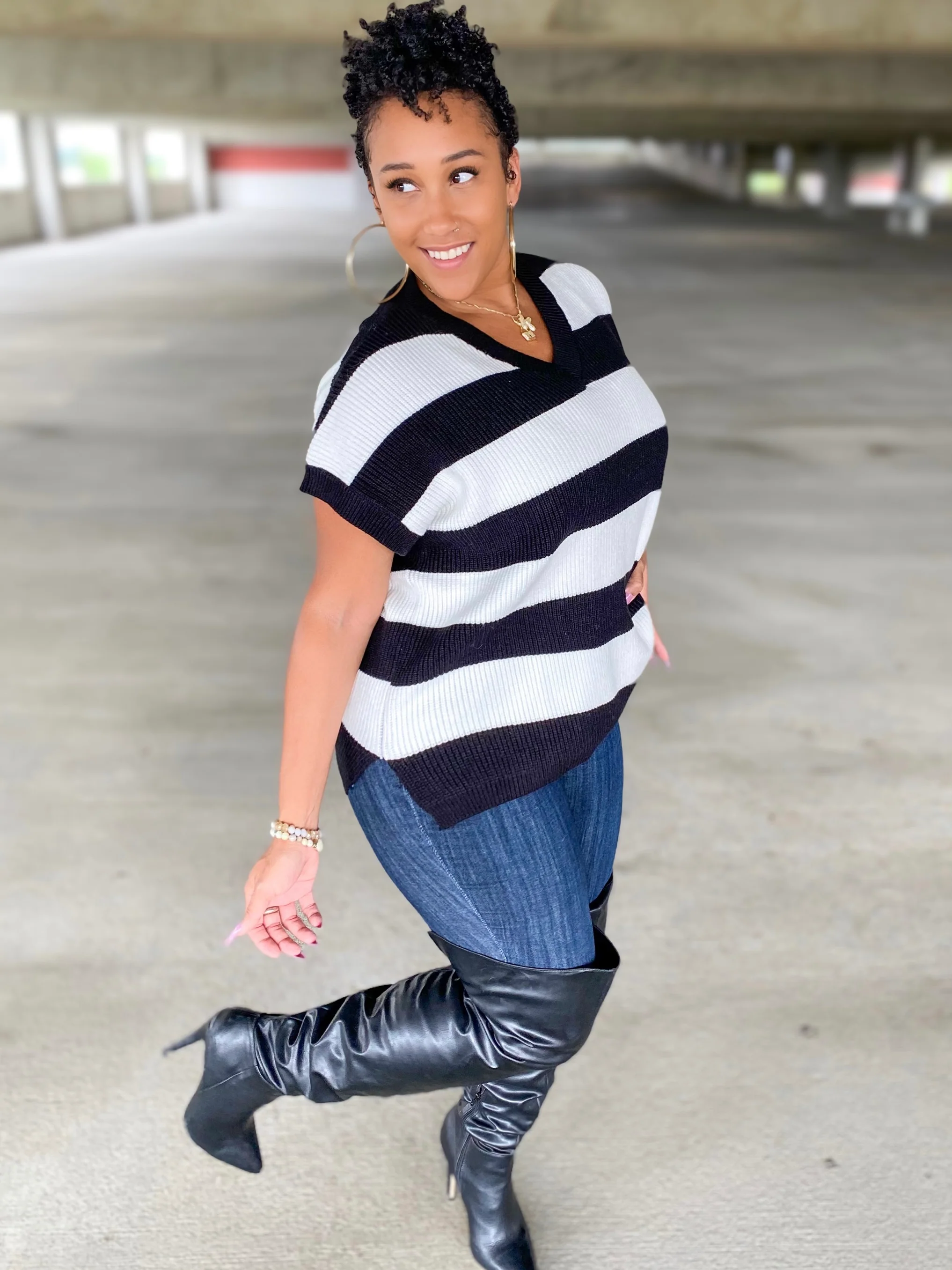 Striped V-Neck Short Sleeve Sweater - Image 3