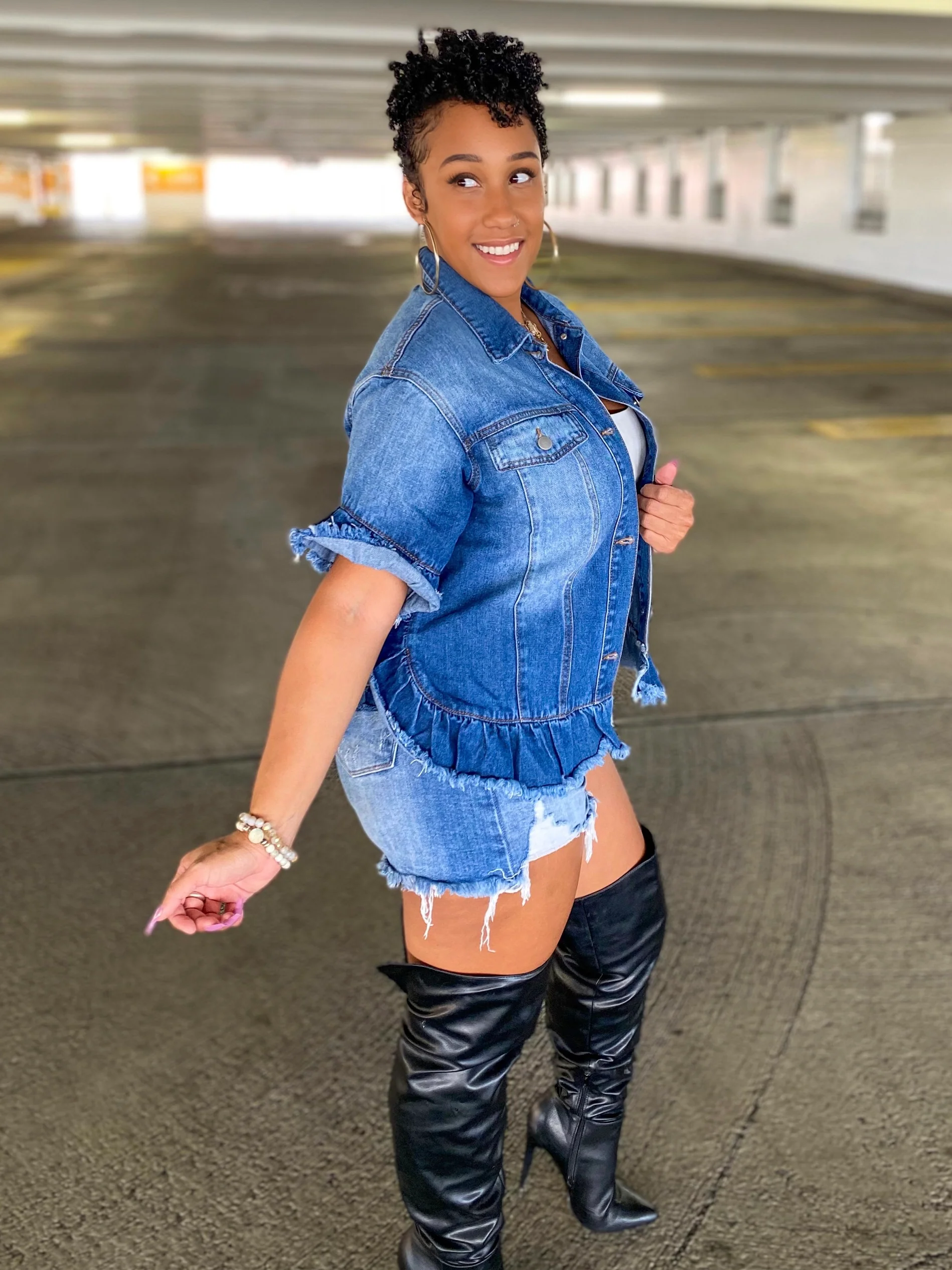 Ruffled Raw Hem Denim Jacket - Image 4